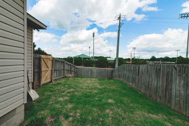 Building Photo - 9703 Full Moon Cir