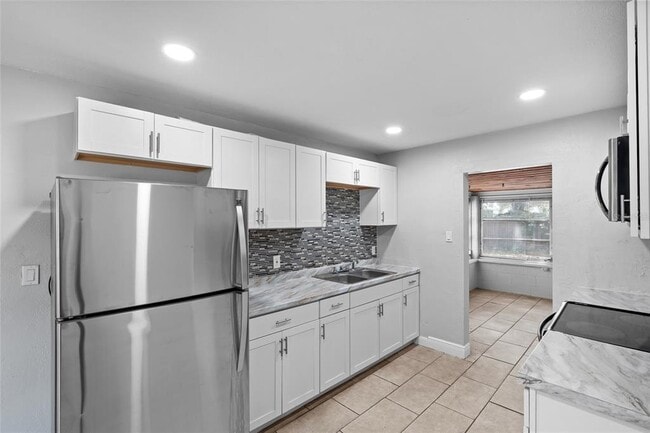Building Photo - 308 38th St S