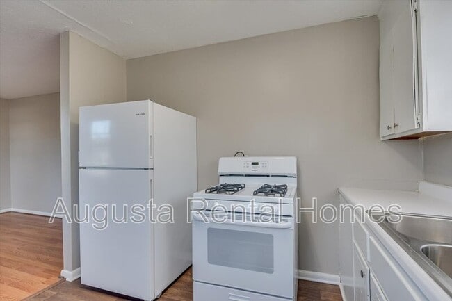 Building Photo - 329 Verdery Dr