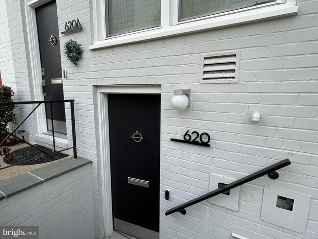 Building Photo - 620 3rd St SW