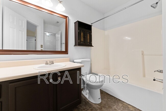 Building Photo - 3212 River Villa Way