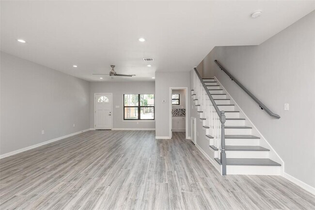 Building Photo - 6607 Avenue O