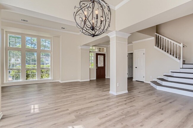 Building Photo - 4BD/3BA HOME IN SHADY HOLLOW ON CUL-DE-SAC!