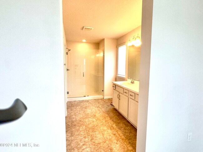 Building Photo - 5108 Angel Lake Dr