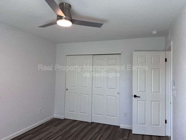 Building Photo - 4428 E Joan De Arc Ave