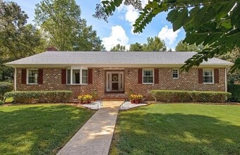 Building Photo - 814 Duck Pond Rd