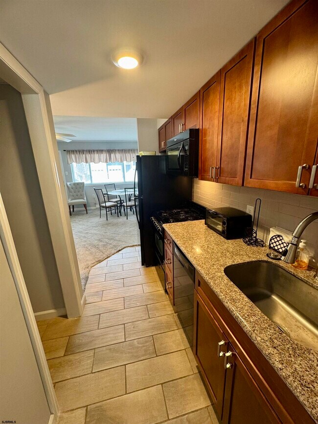 Building Photo - 130 N Adams Ave