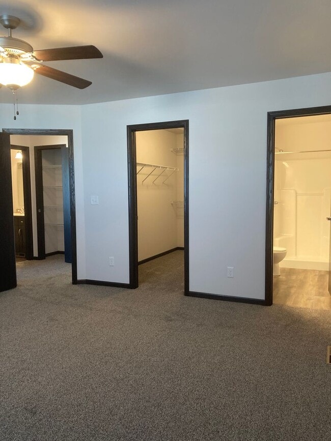 Building Photo - 3 Bed 3 Bath Single Family Home