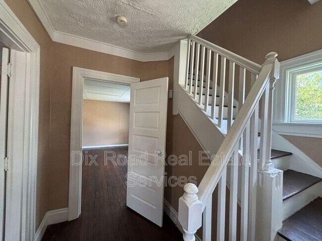 Building Photo - 112 Heaton Ave