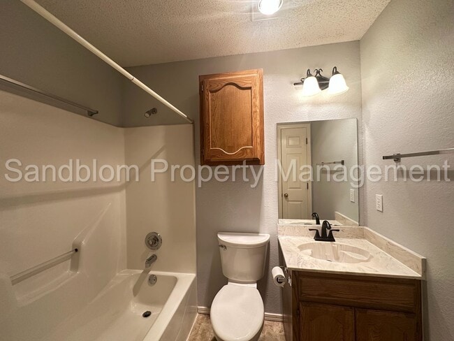 Building Photo - For Lease | Broken Arrow | Available Now!