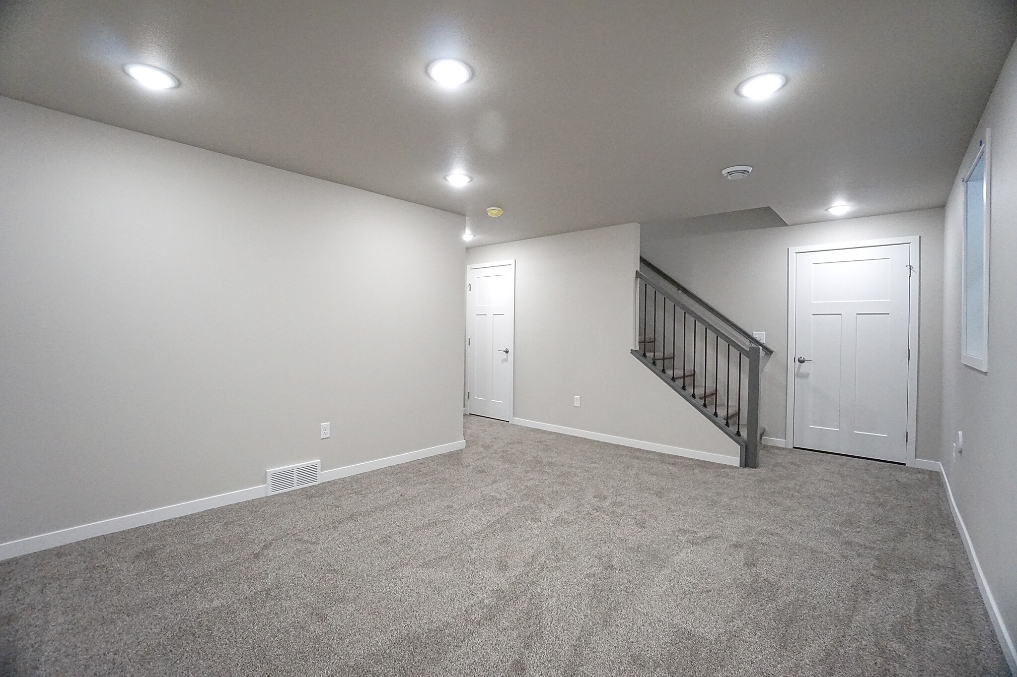 Building Photo - 8068 Goldfinch Dr