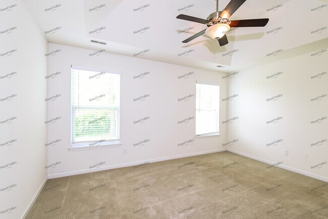 Building Photo - 112 Carnoustie Ct