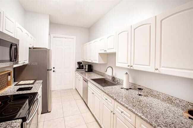 Building Photo - 2412 Venetian Way