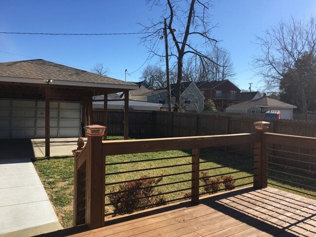 Building Photo - East Nashville Beauty