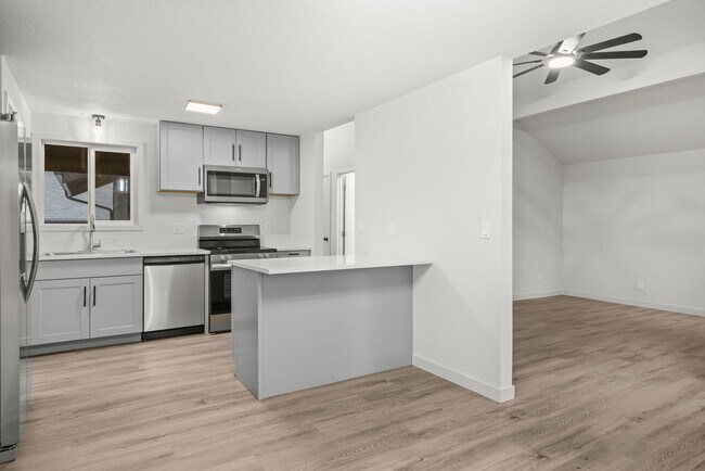 Building Photo - 8027 SW 103rd Ave