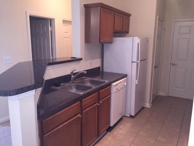 Building Photo - 2 Bedroom 2 Bath Condo at Concord West of the Ashley - West Ashley