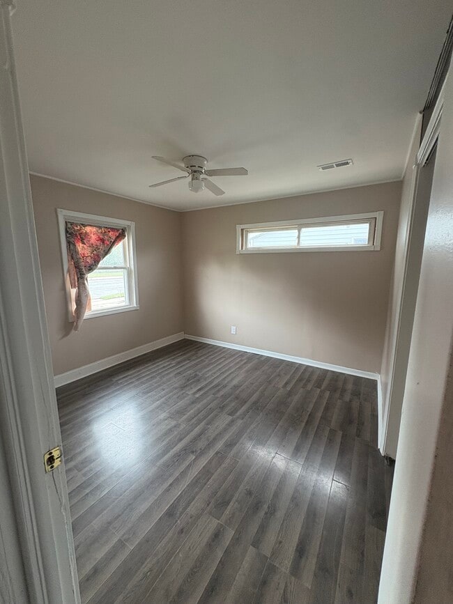 Building Photo - 3453 165th St