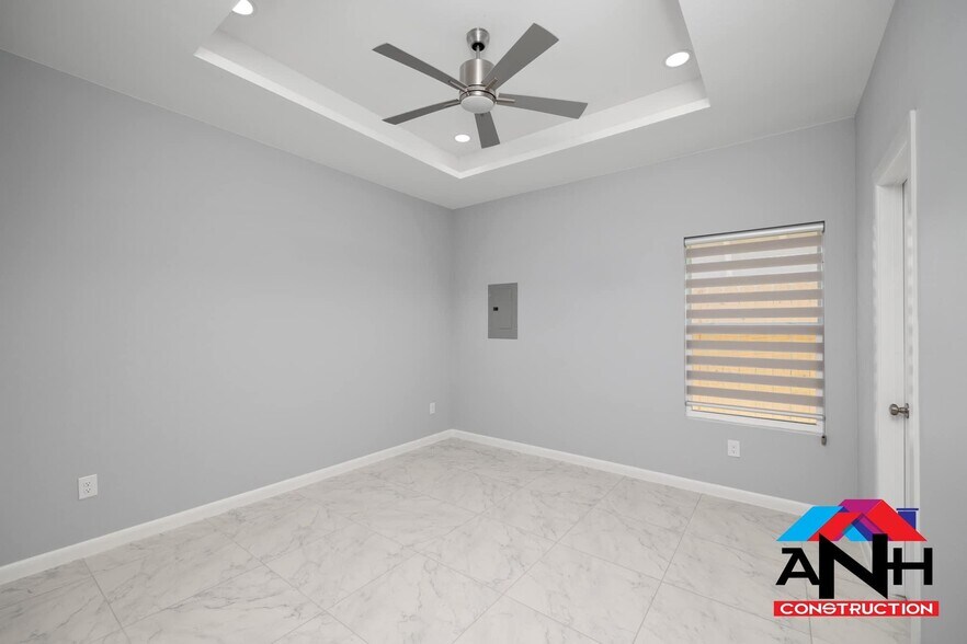 Building Photo - 1025 N Blair Ave