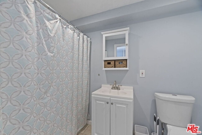 Building Photo - 641 Walther Way