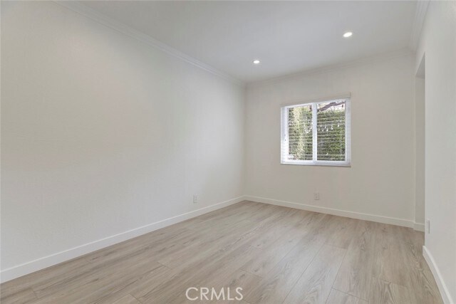 Building Photo - 247 N Oak Ave