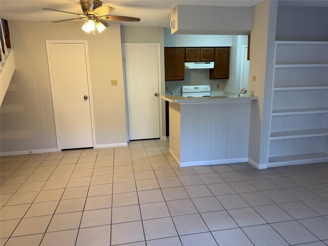 Building Photo - 2120 El Paseo St