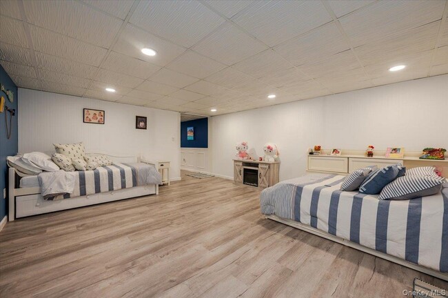 Building Photo - 525 Rocky Point Rd