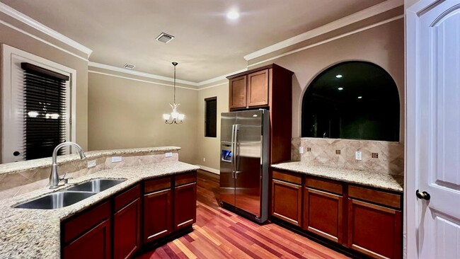 Building Photo - 11023 Robin Hood Ct