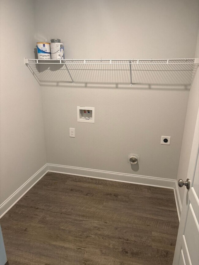 Building Photo - Newly built 4 Br 2 Ba Home