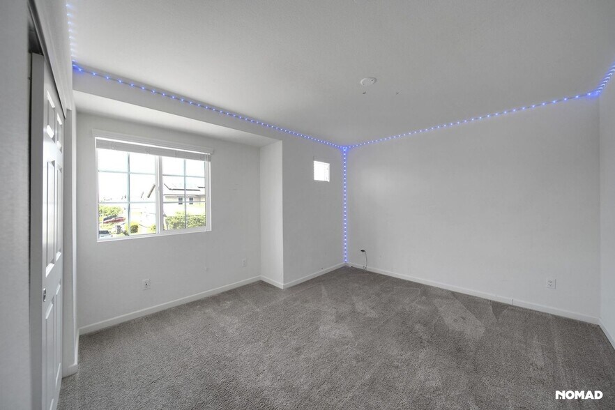 Building Photo - 24891 Gulfstream Ln