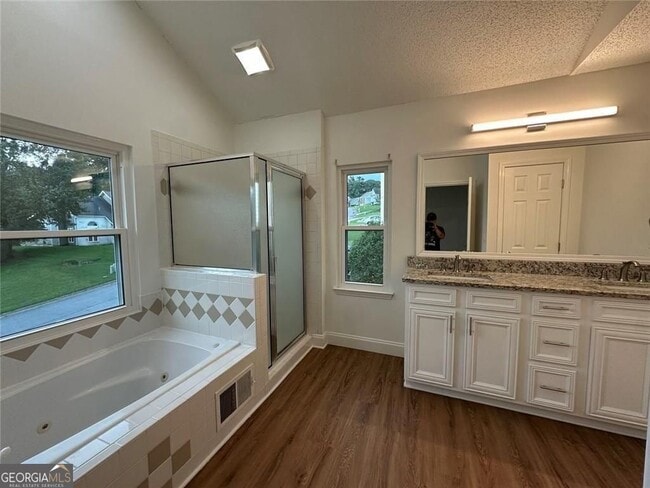 Building Photo - 1290 Sweet Woods Dr
