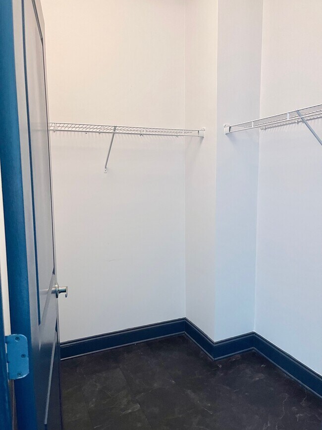 Building Photo - 445 W Blount Ave