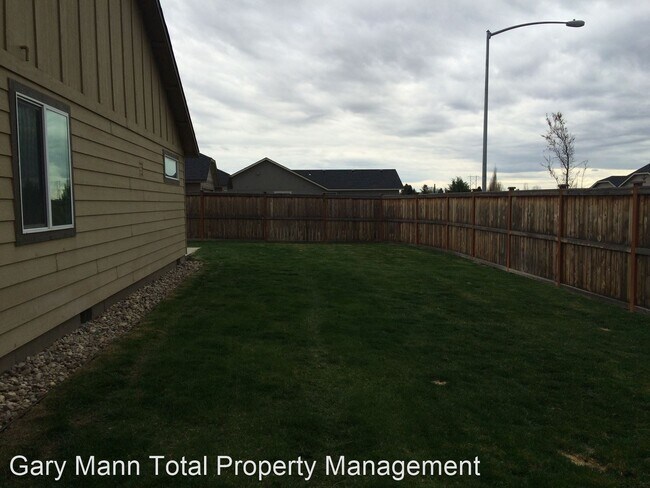Building Photo - 3 br, 2 bath House - 1615 E Filmore Dr