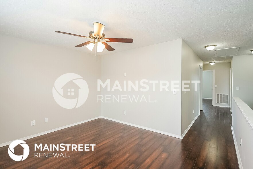 Building Photo - 2815 Creekbend Dr