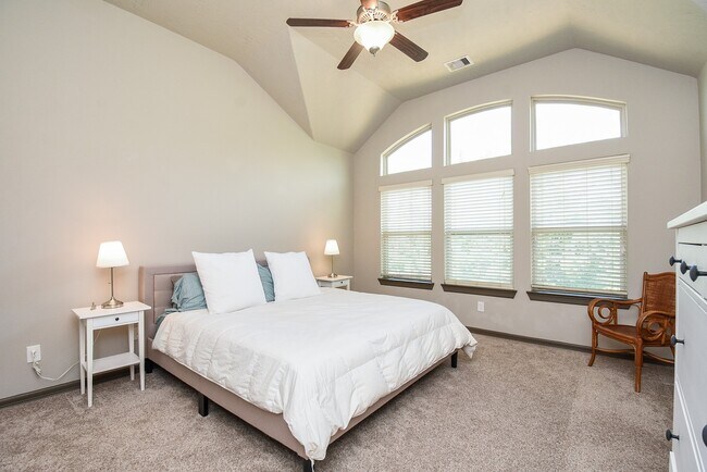 Building Photo - 78 Aventura Pl