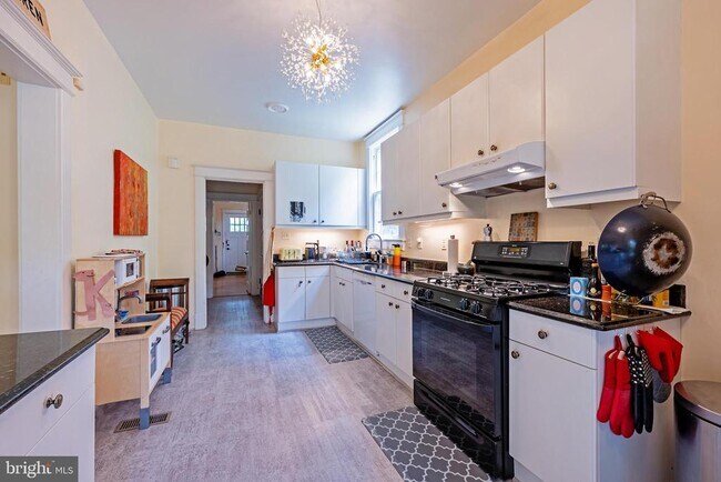 Building Photo - 3512 35th St NW