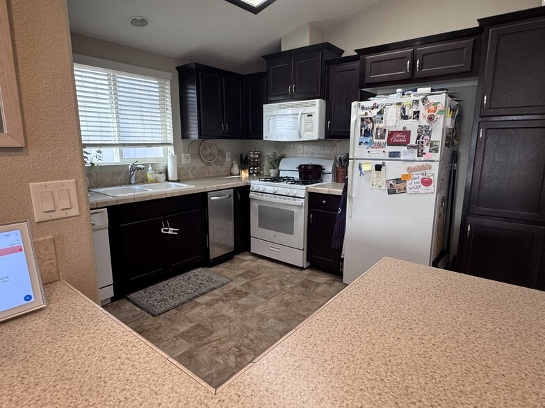 Building Photo - 15935 Spring Oaks Rd