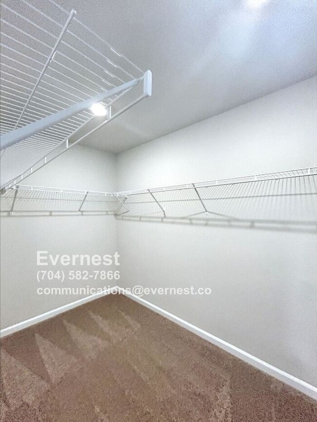 Building Photo - 2166 Willow Gln Dr