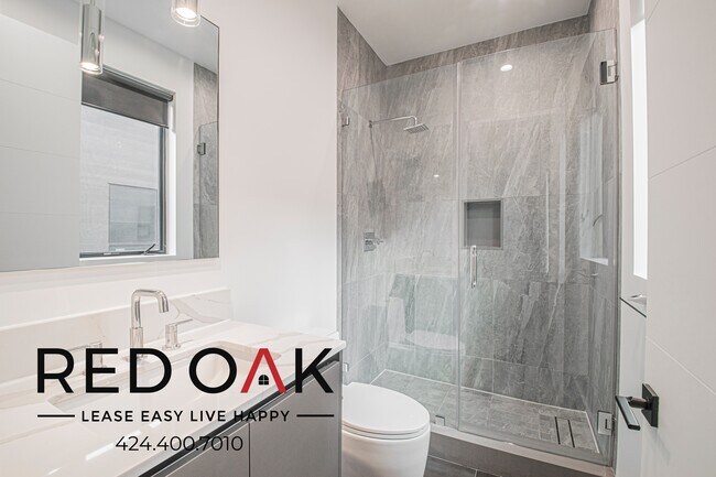 Building Photo - 18303 Oakbury Cir