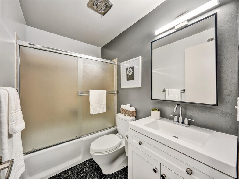 Extra Bathroom - 38 Surrey Ln
