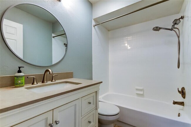Building Photo - 4139 Brentwood Park Cir