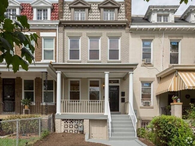 Building Photo - 4006 7th St NW