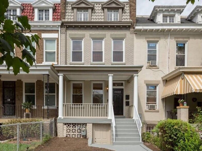 Primary Photo - 4006 7th St NW