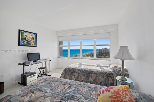 Building Photo - 3111 N Ocean Dr