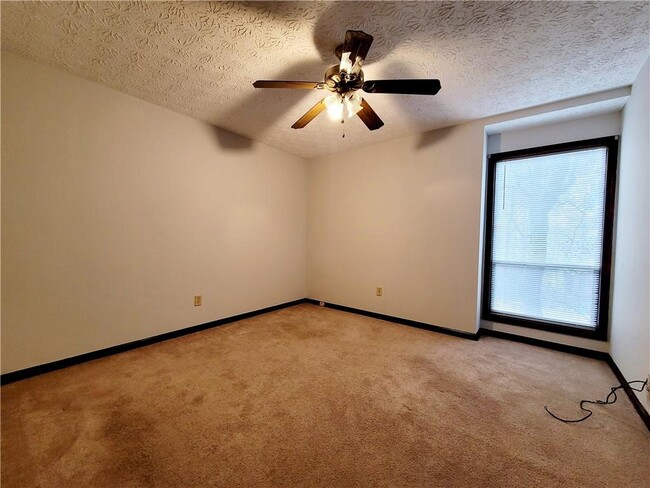 Building Photo - 3441 Rocky Springs Ct NE