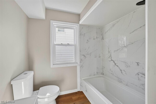 Building Photo - 1851 Beverly Hills Dr