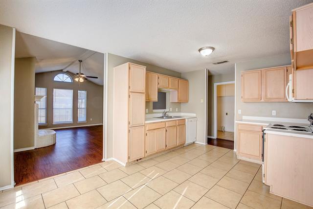 Building Photo - 8108 Spruce Valley Dr