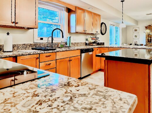 Building Photo - 6636 Isle of Skye Dr