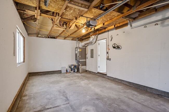 Building Photo - Updated 3-Bed Home on Spacious Lot – 10 Mi...