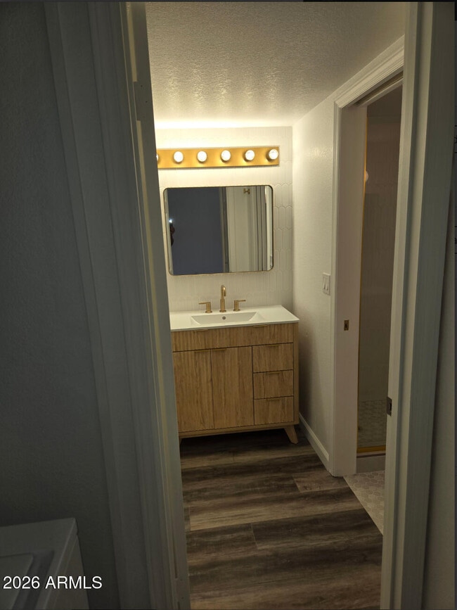 Building Photo - 1351 N Pleasant Dr