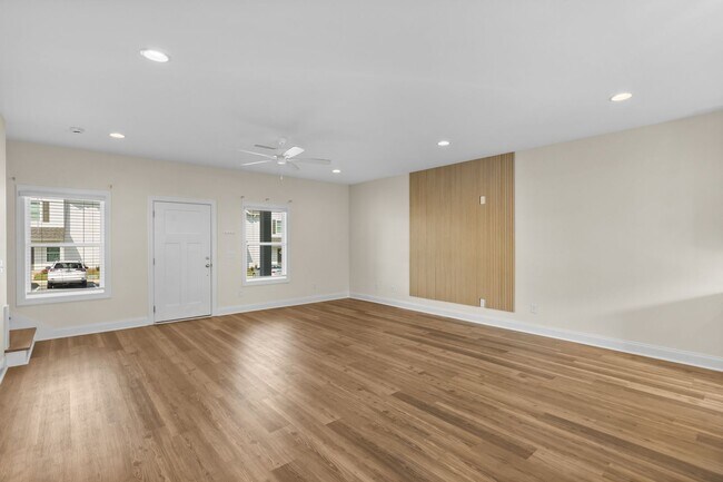 Building Photo - 3260 Academy Dr
